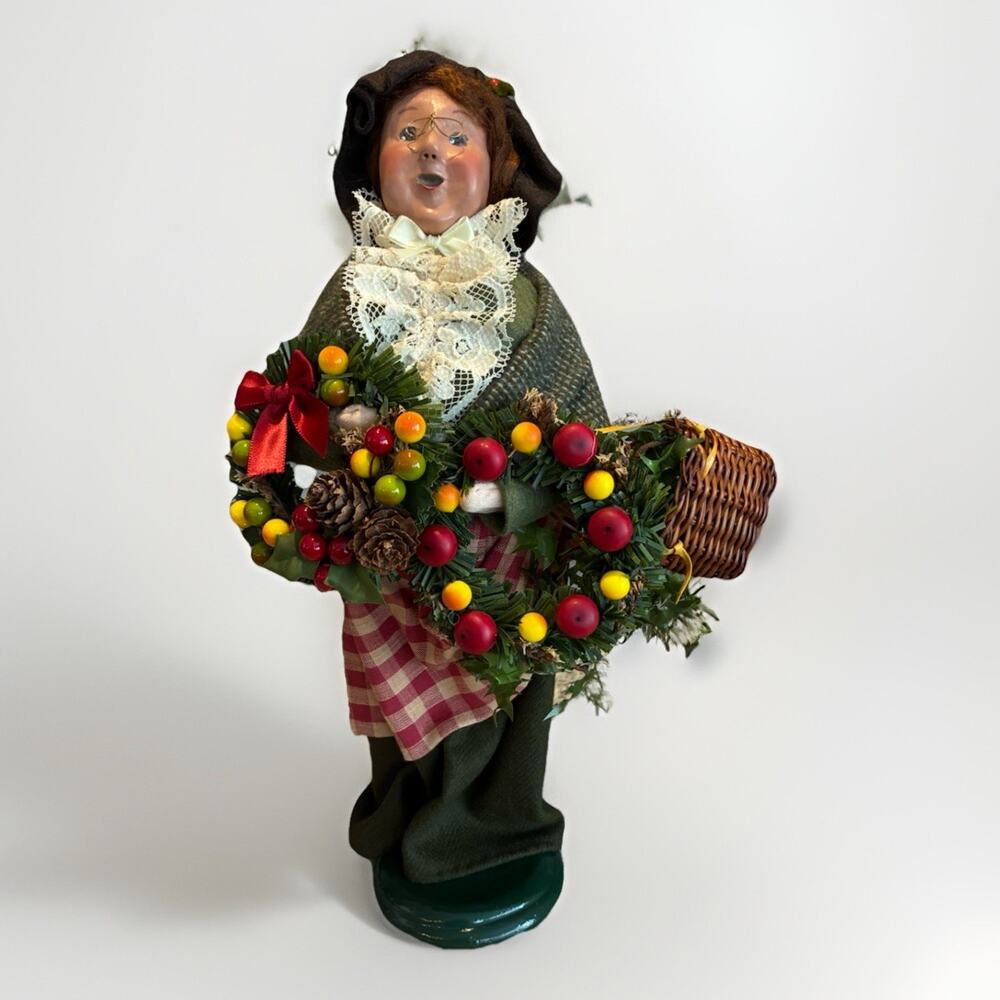 Byers’ Choice 2004 “The Wreath Maker" Caroler Woman Figurine 13.5" Tall